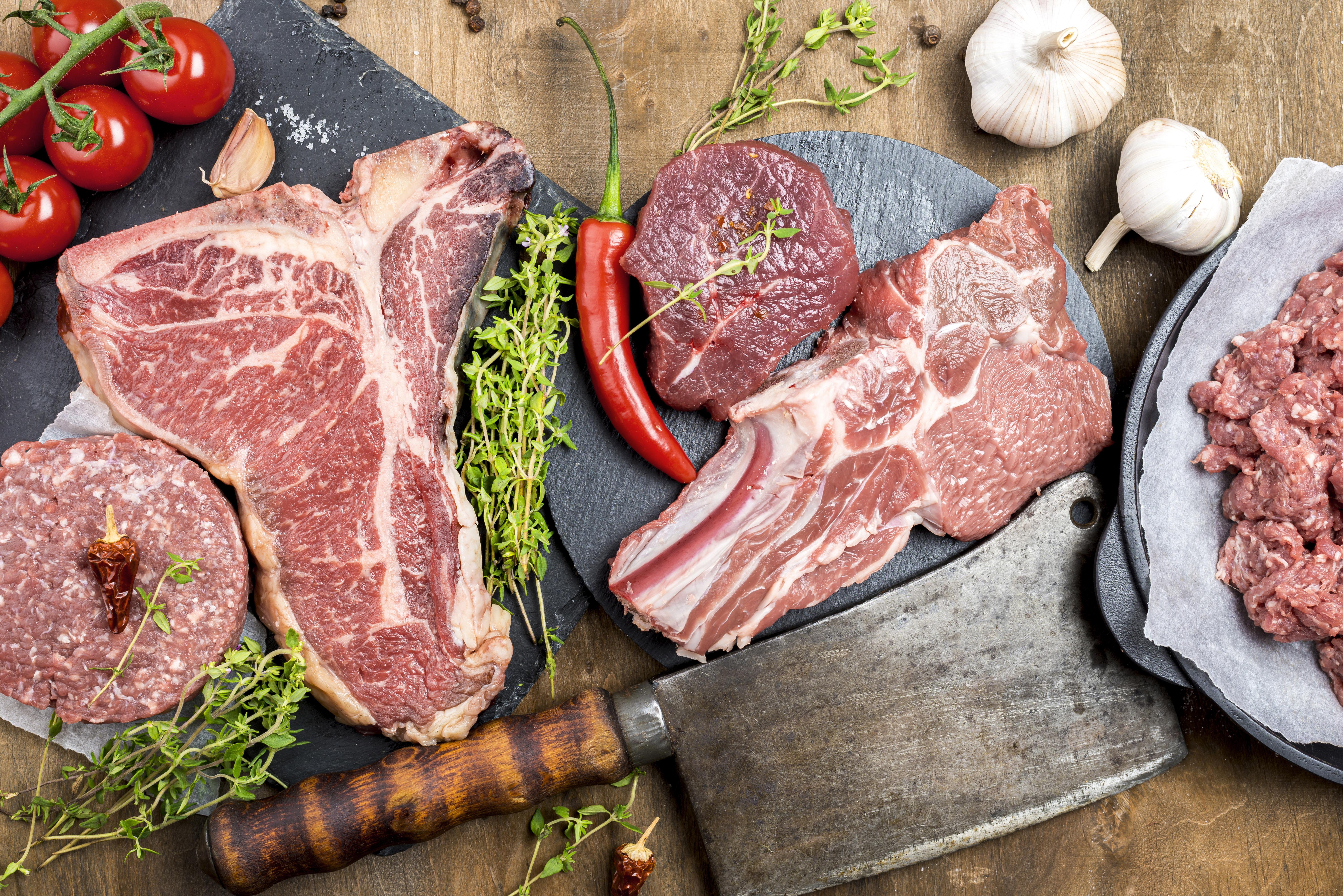 Как выбрать стейк: от отбора мяса до великолепной подачи